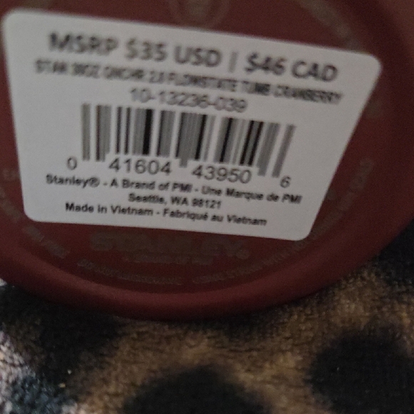 Stanley Maroon Quencher Tumbler with Handlelittle Scratch - Picture 5 of 13